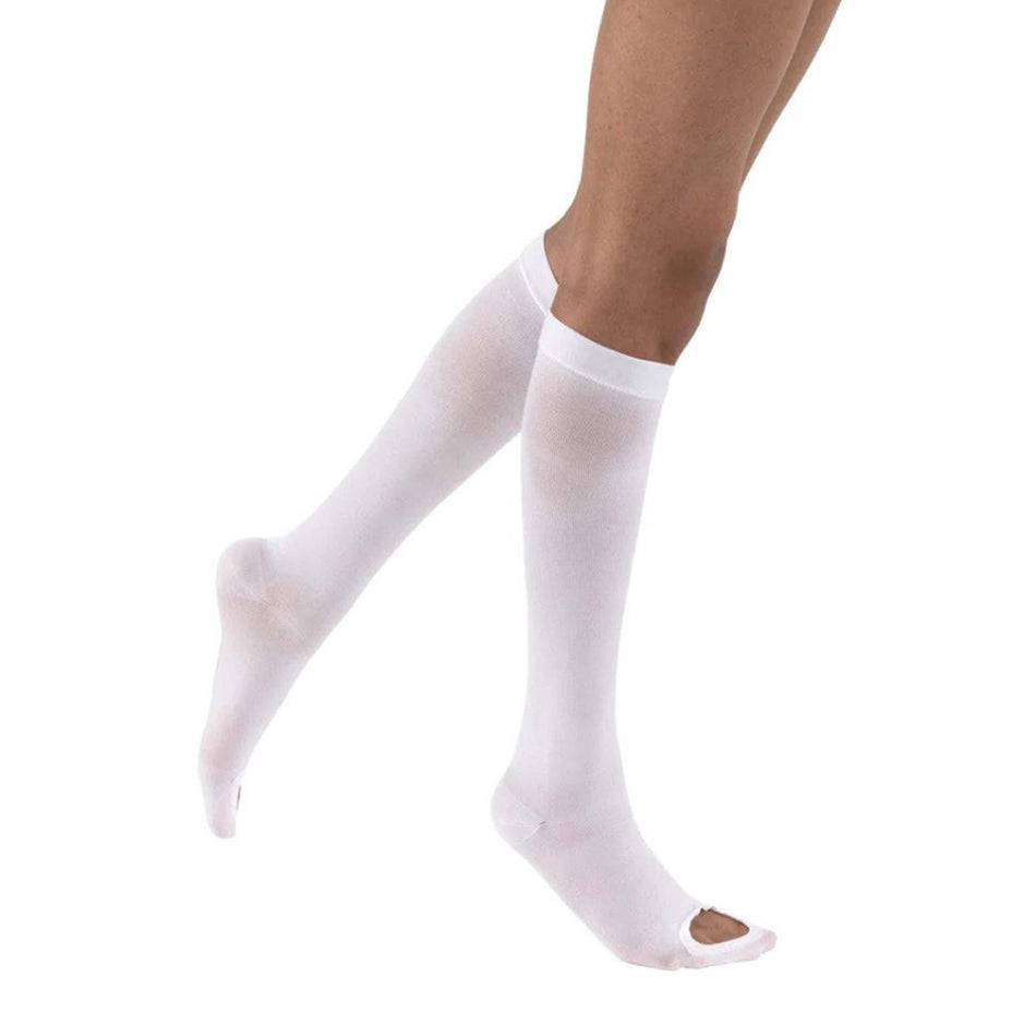 JOBST Anti-Em/GP Knee High Anti-embolism Stockings, Medium / Regular-Anti-embolism Stocking JOBST Anti-embolism/GPT Knee High Medium / Regular White Inspection Toe