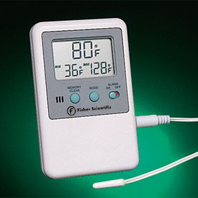 Digital Thermometer with Alarm Fisherbrand™ Traceable® Fahrenheit / Celsius -58° to +158°F (-50° to +70°C) Short External Sensor Multiple Mounting Options Battery Operated